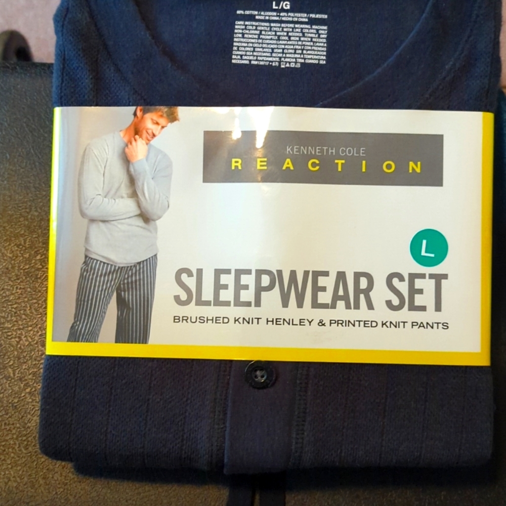Kenneth Cole. Reaction Sleepwear Set  Large  SALE